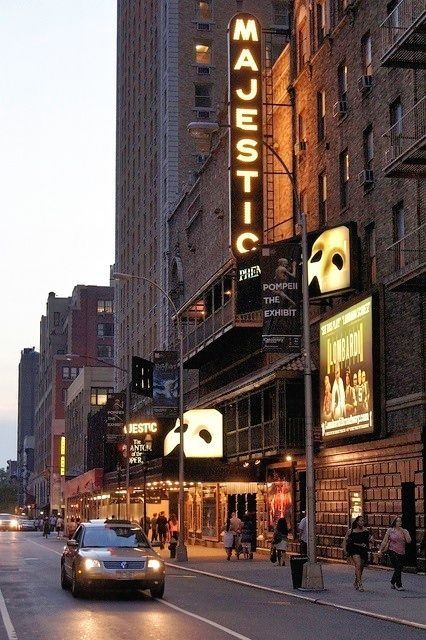 Phantom of the Opera - Majestic Theatre, Midtown Manhattan, NY....the longest running broadway show. New York Sightseeing, Radio Usa, Majestic Theatre, Trendy Music, Music Of The Night, A Night At The Opera, Broadway Plays, Theatre Life, Broadway Theatre