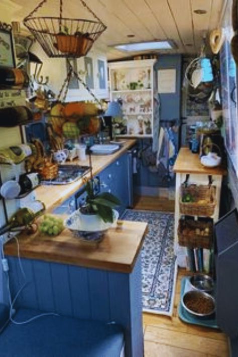 This Couple Transformed a Rusty Old School Bus Into the Perfect Home Narrowboat Kitchen, Kitchen Divider, Narrowboat Interiors, Vintage Interior Decor, Boat House Interior, Boat Interior Design, Narrow Boat, Old School Bus, Bus Living