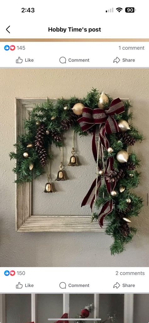 Big Picture Frames, Christmas Frames Diy, Diy Christmas Pictures, Layered Paper Art, Christmas Wreath Frames, Picture Frame Wreath, Photo Frame Crafts, Christmas Picture Frames, Picture Frame Crafts