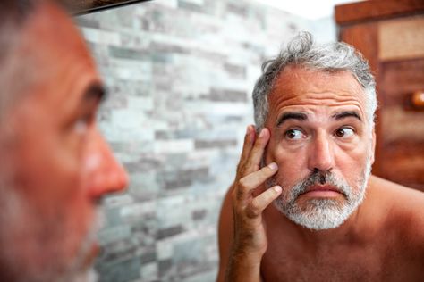 Wondering why your face is so itchy? A dermatologist breaks down the most likely causes (and the less-common culprits) and explains how to find relief. Home Remedies For Sunburn, Itchy Face, Calamine Lotion, Hydrocortisone Cream, Red Cheeks, Scaly Skin, Skin Dryness, Shave Gel, After Sun