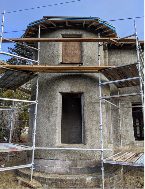 Hemp Crete, Hempcrete House, Manor Exterior, Natural Building Materials, To Build A Home, Build A House, Build A Home, Adobe House, Rammed Earth