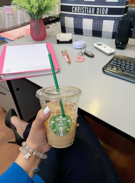 #latte #helado #starbucks #christiandiorbag #girlboss Boss Lady Desk, Boss Lady Office, Lady Office, Christian Dior Bag, Broken Screen Wallpaper, Future Vision, Broken Screen, Driving Photography, Work Inspiration