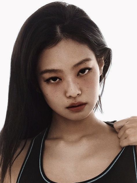 Lana Lang, Gold Aesthetic, Face Card, Jennie Kim Blackpink, Lisa Rosé, Jennie Lisa, Jennie Kim, I Love Girls, Pretty Makeup