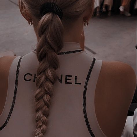 Rich Girl Hairstyles, Leighton Murray, Chloe Bourgeois, Rich Girl Aesthetic, Rich Girl, Bad Habits, Character Aesthetic, Just Girl Things, Blonde Girl