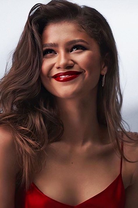 Zendaya Photoshoot, Mode Zendaya, Zendaya Maree Stoermer Coleman, Zendaya Outfits, Zendaya Style, Zendaya Coleman, Photoshoot Bts, Celebrity Pictures, Beauty Inspiration