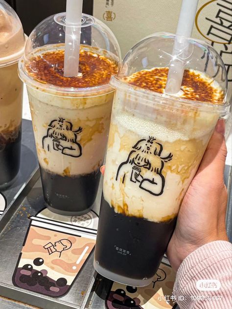 xiaohongshu brown sugar milk bubble tea boba tapioca ball pearl drink foam creme brulee Creme Brulee Boba, Boba Milk Tea, Popping Boba Tea Aesthetic, Boba Brown Sugar Aesthetic, Brown Sugar Boba Milk Tea, Boba Brown Sugar, Brown Sugar Boba, Japanese Boba Tea Aesthetic, Big Snacks