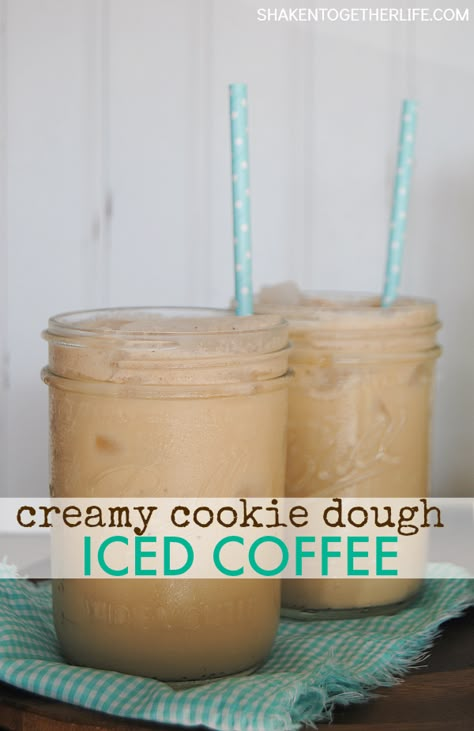 Cafe Frappe, Best Iced Coffee, Mini Chocolate Chip Cookies, Iced Coffee Recipes, Iced Coffee Drinks, Milk Ice Cream, Ice Coffee Recipe, Coffee Drink Recipes, Coffee Recipe