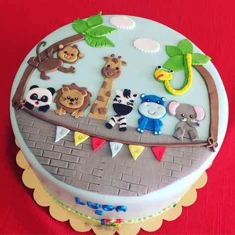 Jungle cake fondant Birthday Cake Jungle Theme, Cake Jungle Theme, Cake Designs For Kids, Fondant Cakes Birthday, 3 Cake, Cake Kids, Jungle Cake, Fondant Cake Toppers, Cake Fondant