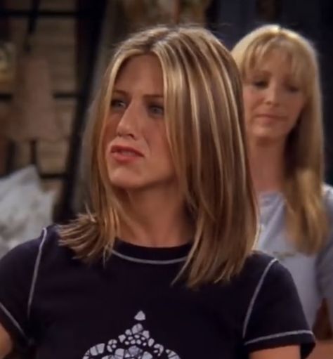 Bangs And No Bangs, Rachel Green Bangs Hair, Short Hair Jennifer Aniston, Just Past Shoulder Length Hair With Layers, Collarbone Length Hair Straight Fine, Shoulder Length Haircuts Straight Hair, Layered Hair Rachel Green, Rachel Green 90s, Rachel Green Season 8 Haircuts