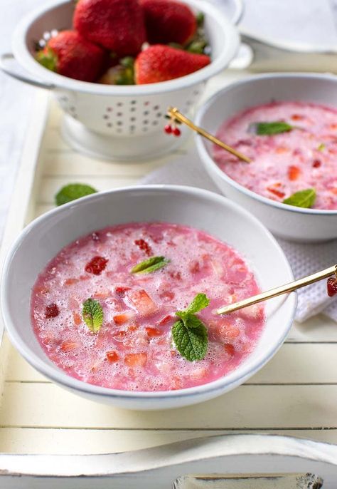 Cold Soups For Summer, Cold Soup Recipes Summer, Cold Lunch Recipes, Chilled Soups, Strawberry Soup, Cold Soup Recipes, Cold Soups, Fresh Tomato Soup, Dessert Soup