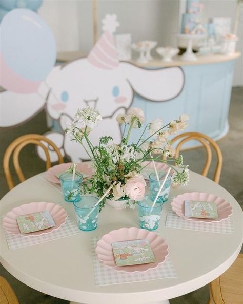 Cinnamaroll Party Ideas, Cinamoroll Party Ideas, Cinnamoroll Birthday Party Decor Ideas, Sanrio Centerpiece Ideas, Cinamoroll Birthday Party Ideas, Cinnamon Roll Sanrio Birthday Party, Cinnamoroll Party Ideas, Cinnamon Roll Birthday Party, Sanrio Party Ideas