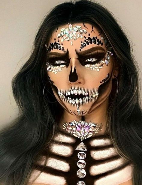 Glamour Skull Makeup, Skull Makeup With Jewels, Amy Johnston, Makijaż Sugar Skull, Warrior Makeup, Glam Skull, Skull Makeup Tutorial, Jewel Makeup, Dead Makeup