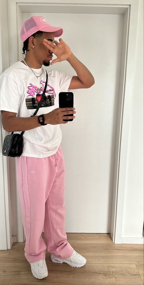 Pink Sweatpants Outfit Men, Pink Pants Outfit Men, Pink And White Outfit Men, Pink Mens Outfits, Pink Outfits Men, Pink Joggers Outfit, Pink Sweatpants Outfit, Pink Pants Outfit, Drippy Outfit