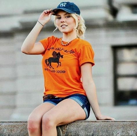 Here is an Annabeth Chase Cosplay! Pjo Cosplay, Pjo Annabeth, Chase Costume, Percy Jackson Cosplay, Cosplay Couple, Quick Halloween Costumes, Wise Girl, Hallowen Costume, Trials Of Apollo