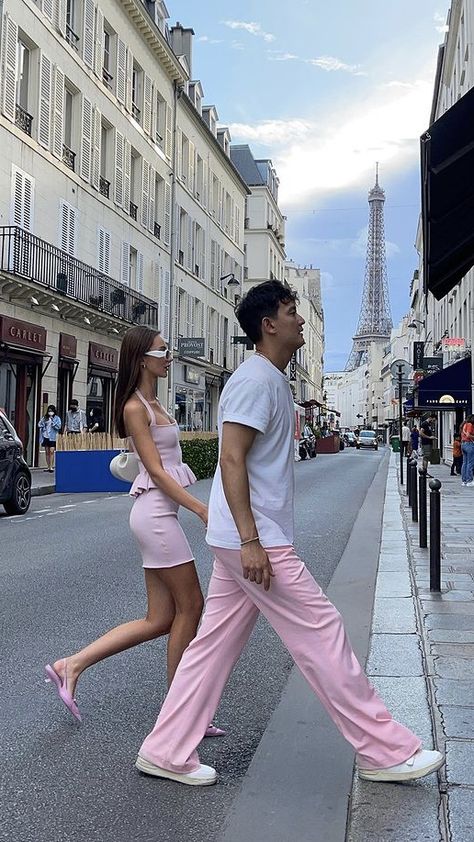 Couple Matching Outfits Aesthetic, Matching Couple Outfits Aesthetic, Coordinating Couple Outfits, Matching Clothes Couple, Helen Hoang, Nautical Inspired Outfit, Pink Couple, Couple Outfits Matching, Couple Outfit Ideas