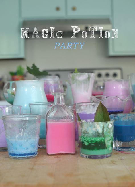 awesome playdate or birthday party event ~ they will never forget the potion party! Potion Party Ideas, Edible Potions, Potions Birthday Party, Potion Birthday Party, Kids Potion Recipes, Potion Table, Potion Party, Potion Party Kids, Edible Potions For Kids