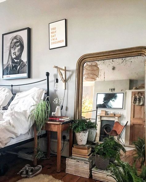 Plants in front of mirror on floor. Dekorasi Kamar Tidur, Beautiful Living Rooms, Dream Rooms, Bed Room, Interior Inspo, My New Room, New Room, 인테리어 디자인, Bedroom Inspirations