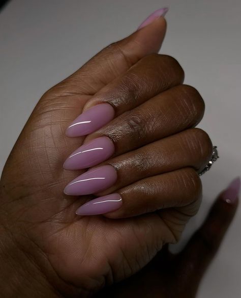 Pink Dip Chrome Nails, Dark Skin Nails Design, Acrylic Overlay Nails Almond, Glazed Doughnut Nails Pink, Short Medium Almond Nails, Nails Colour Ideas, Almond Nails Color Ideas, One Colour Nails, Mauve Pink Nails