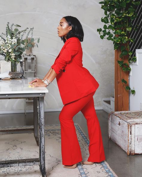 Black Women Corporate, Business Photoshoot, Branding Photoshoot Inspiration, Corporate Attire, Fresh Outfits, Woman Suit Fashion, Classy Work Outfits, Black Women Fashion, Work Outfits Women