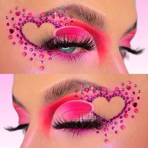 Makeup Ideas Valentines Day, Love Heart Makeup, Heart Themed Makeup, Valentine Make Up, Valentine’s Day Makeup Ideas, Valentines Makeup Look, Valentine Day Makeup Looks, Valentine’s Day Looks, Valentine Eyeshadow Looks