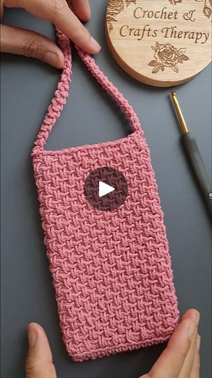 Crochet Phone Case Pattern Free, Phone Bag Diy, Crochet Phone Bag, Crochet Phone Case, Phone Bag Crochet, Crochet Phone Cases, The Simple Life, Crochet Stitches Video, Bag Diy