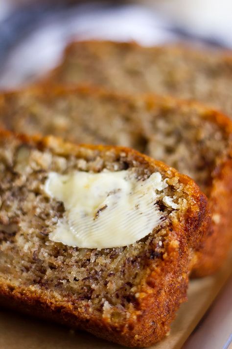 Banana Bread Recipe Uk, Simple Banana Bread Recipe, Simple Banana Bread, Gluten Free Banana Bread Recipe, Nigella Lawson Recipes, Snickers Cake, Tom Kerridge, Bread Buns, Loaf Cakes