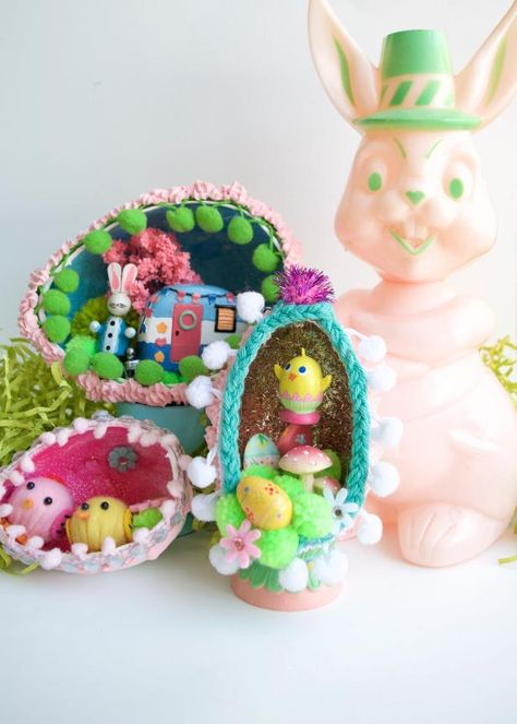 Sugar free diorama Easter eggs by Jennifer Perkins for DIY Network Sugar Easter Eggs, Crochet Toilet Roll Cover, Sugar Eggs For Easter, Sock Bunny, Easter Figurine, Mini Fairy Garden, Easter Bunny Crafts, Kids Crafting, Easter Egg Crafts