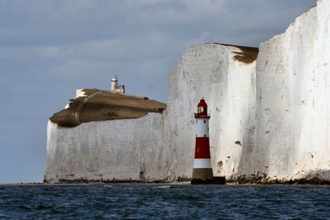 Artsy Pics, Beachy Head, D Day Beach, Lighthouse Keeper, Lighthouse Pictures, Beautiful Lighthouse, Light Houses, East Sussex, England Travel