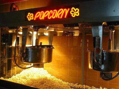 Movie Theater Popcorn Machine Popcorn Movie Theater, Movie Theatre Popcorn, Theatre Popcorn, Classic Movie Theaters, Cinema Popcorn, Theater Popcorn, Movie Theater Popcorn, Electric Dreams, Theatre Inspiration