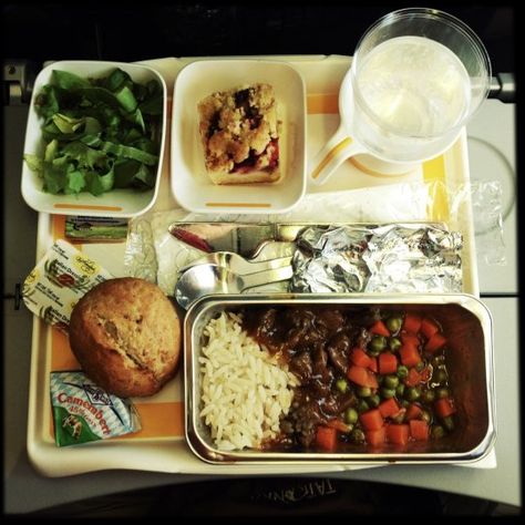 There’s a cookbook so you can make plane food at home Airline Meal, Airplane Food, Plane Food, Airline Food, German Potato Salad, On The Plane, Lunch Snacks, Instagram Food, Food Snapchat