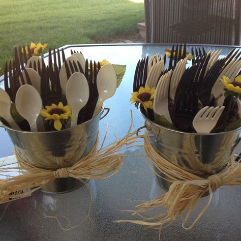 Galvanized Party Decor Ideas, Men Western Party Ideas, Western Sunflower Party Decor, Western Theme Anniversary Party, Western Themed Graduation Party Ideas, Western Anniversary Party Ideas, Sweet 16 Country Theme Ideas, Graduation Party Ideas Western, Country Sweet 16 Party Ideas