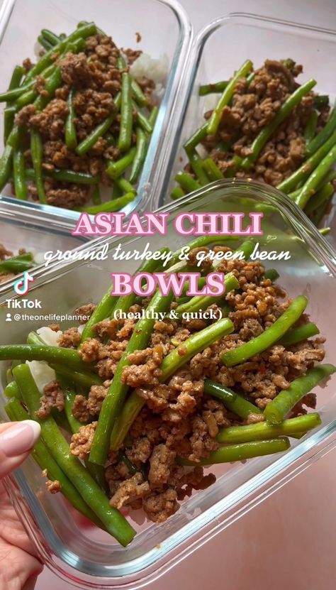 ASIAN CHILI GROUND TURKEY & GREEN BEAN BOWLS - theonelifeplanner.com Hello Fresh Asian Recipes, Ground Turkey And Green Beans Recipes, Korean Style Ground Turkey, Chili Ground Turkey, Things To Meal Prep, Bean Bowls, Turkey And Green Beans, Asian Chili, Chicken Cordon Bleu Casserole Recipe