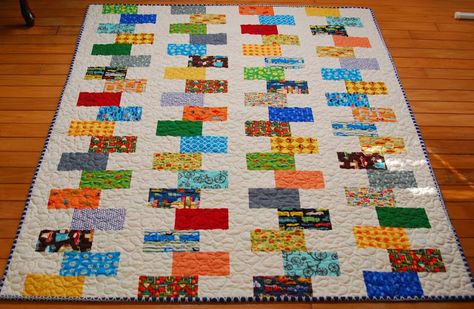 Zipper Quilt, Charm Quilt, Childrens Quilts, Scrap Quilt Patterns, Strip Quilts, Colorful Quilts, How To Finish A Quilt, Quilting For Beginners, Quilting Techniques