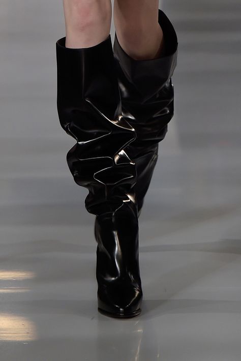 Maison Margiela RTW Fall 2016 Shoes On The Runway [PHOTOS] – Footwear News #shoes #stilettos #heels #sneakers #platform #boots Maison Margiela Aesthetic, Denim Illustration, Black Moodboard, Maison Margiela Dress, Lizzie Hearts, Lux Fashion, Stilettos Heels, Sneakers Platform, Runway Fashion Couture