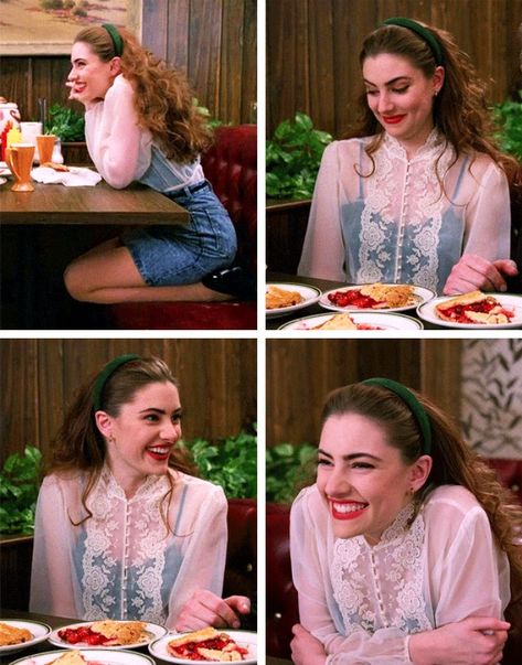 Shelly Johnson + adorable #twinpeaks Twin Peaks Women, Twin Peaks Aesthetic Fashion, Shelly Johnson Twin Peaks, Shelly Twin Peaks, Twin Peaks Outfits, Twin Peaks Aesthetic, Shelly Johnson, Twin Peaks Fashion, Twin Peaks 1990