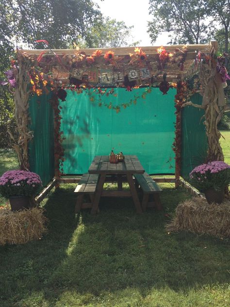 Sukkot Ideas, Sukkot Crafts, Sukkot Decorations, Biblical Holidays, Biblical Feasts, Jewish Feasts, Feasts Of The Lord, Simchat Torah, Jewish Crafts