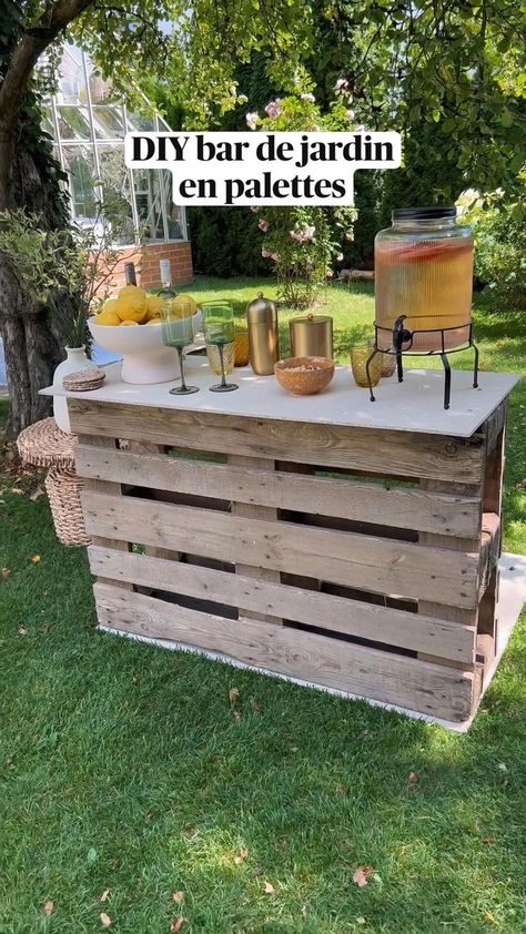 Pallet Party Ideas, Tiki Bars Diy, Tiki Bars, Deco Champetre, Yard Party, Backyard Birthday, Picnic Decorations, Patio Party, Outdoor Party Decorations