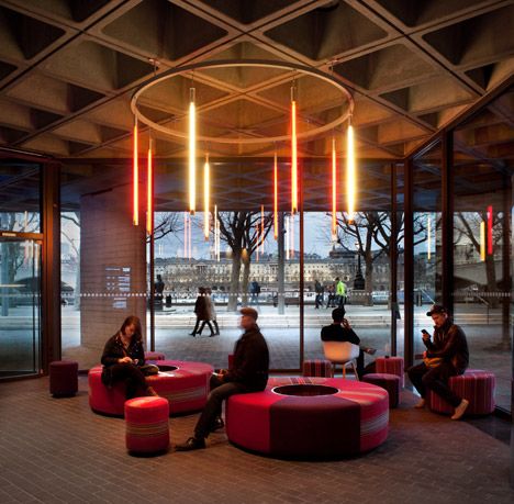 National Theatre by Haworth Tompkins Theatre Hall, Modern Theatre, Theater Architecture, Theatre Interior, London Buildings, Cinema Theatre, Lobby Interior, Foyer Design, Theatre Design