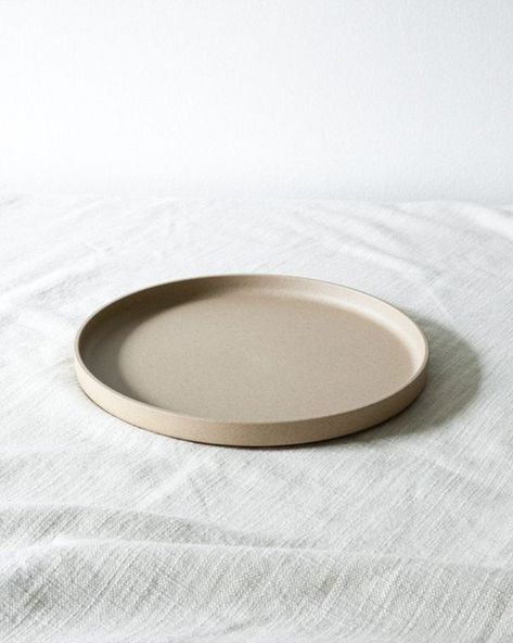 Styling A Minimal Table Setting – Hasami Porcelain Plate - The Lane Ceramic Plate Table Setting, Japandi Plates, Tableware Photoshoot, Minimalist Plates, Minimal Table Decor, Plate On Table, Minimal Table Setting, Neutral Plates, Ceramics Photography