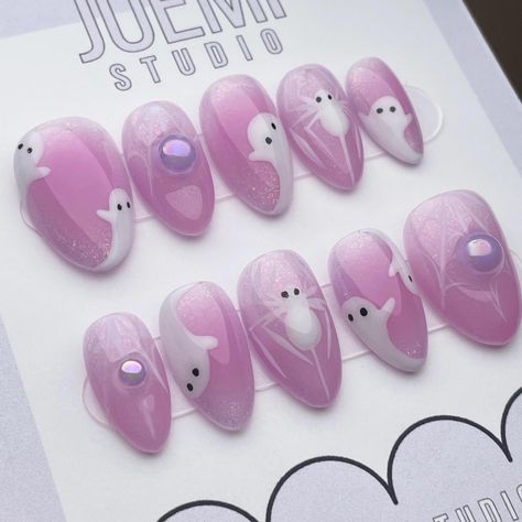 Aesthetic Spooky Nails, Korean Halloween Nails, Simple Press On Nail Designs, Pink Halloween Nail Designs, Really Short Nail Designs, Pink Ghost Nails, Kawaii Halloween Nails, Pink Spooky Nails, Simple Press On Nails