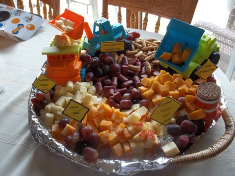 Construction / dump truck party ideas.  Construction cheese platter / party ideas Birthday Transportation Theme, Truck Birthday Party Food, Truck Party Food, Birthday Minimal, Construction Birthday Party Food, Birthday Pinterest, 1st Birthday Foods, Food Truck Events, Dump Truck Party