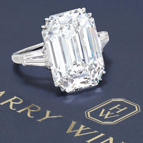 Harry Winston Diamond Ring, 12 Carat Diamond Ring, Harry Winston Ring Engagement, Harry Winston Engagement Ring Emerald, Harry Winston Engagement Ring, Harry Winston Ring, Harry Winston Engagement, Type Classification, Harry Winston Jewelry