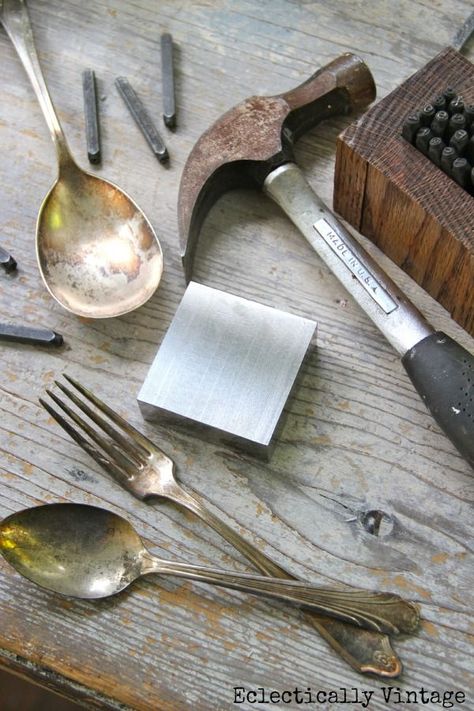 How to Stamp Silver - and a DIY Stamped Silver Spoon Keychain - these are so cute! eclecticallyvintage.com Diy Metal Stamping, Metal Stamping Projects, Metal Stamping Diy, Old Silverware, Fork Jewelry, Silverware Crafts, Flatware Jewelry, Silverware Art, Spoons And Forks