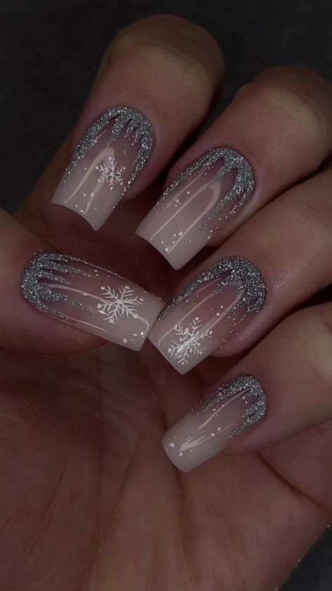 Unique Christmas Nails, Random Nails, Classy Nail Art Ideas, New Years Nail Designs, January Nails, Light Nails, Seasonal Nails, Makijaż Smokey Eye, Sparkle Nails