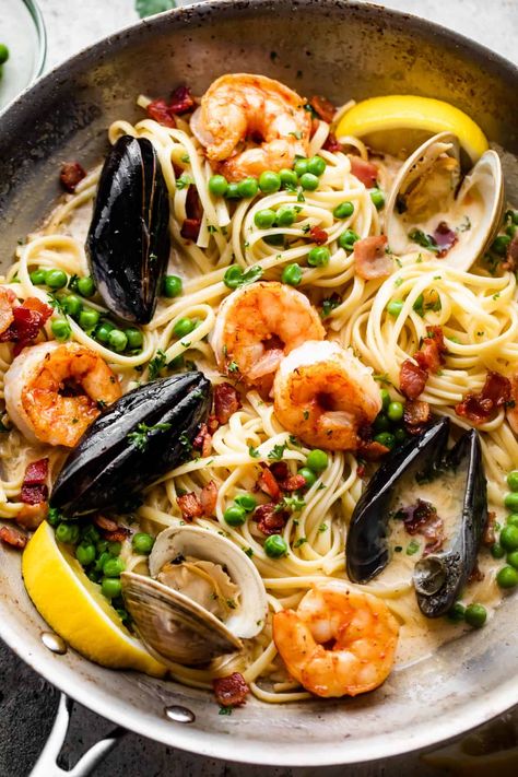 Seafood Pasta Sauce, Creamy Seafood Pasta, Mussels Pasta, Seafood Linguine, Creamy Seafood, Pizza Roll, Mussels Recipe, Seafood Pasta Recipes, Frozen Seafood