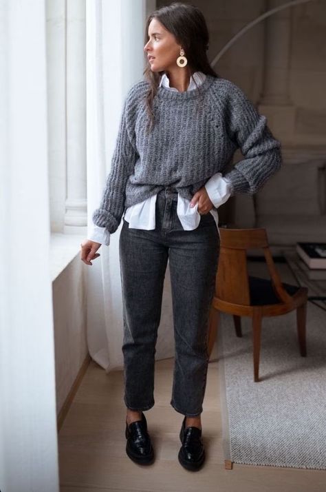 Oversized Cardigan And Skirt Outfit, Office Outfits With Doc Martens, Mokasinke Outfit, Black Skirt Holiday Outfit, Size 10 Women Outfits Fall, Sweats And Blazer Outfit, Casual Office Outfit Winter, Smart Leggings Outfit, Women Loafers Outfit Work Wear