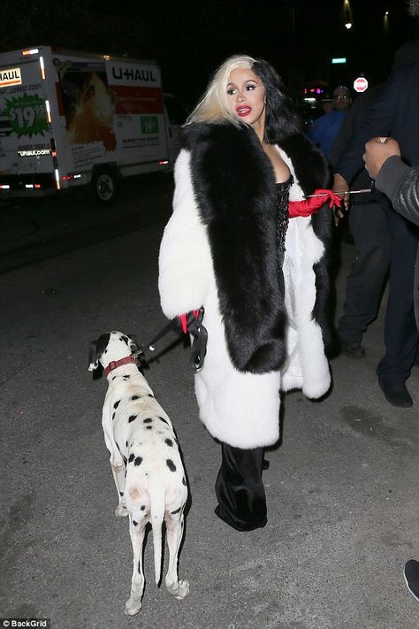 Pulling out the stops: To add to the effect, Cardi - who got engaged onstage to Offset on Friday - brought along an actual, faintly alarmed-looking dalmatian on a leash Cardi B Halloween Costume, Cruela De Vil Costume Ideas, Cardi B Halloween, Cardi B Costume, New York City Party, Cruella Deville Costume, Blythe Danner, Fashion Costume Halloween, Fur Costume