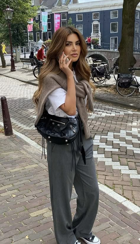 Negin Mirsalehi Fall Outfits, City Break Outfit Autumn, Amsterdam Fits, London Fall Outfits, London Trip Outfit, London Aesthetic Outfits, Nyc Spring Outfits, Amsterdam Outfits, London Outfit Ideas