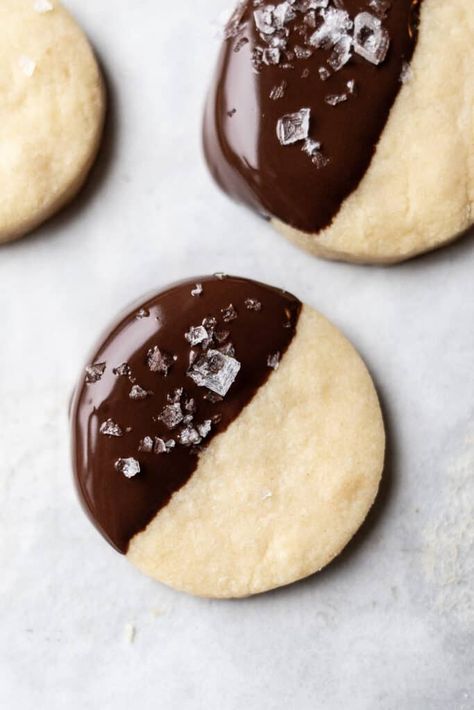 Chocolate Dipped Shortbread Cookies, Dipped Shortbread Cookies, Chocolate Dipped Shortbread, Female Foodie, Vegan Shortbread Cookies, Vegan Shortbread, Baked Dips, Chocolate Dipped Cookies, Chocolate Shortbread Cookies