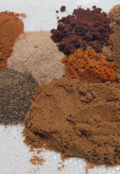 Baharat (Lebanese 7 Spice) Dry Rub For Chicken, 7 Spice, Canned Beans, Spice Grinder, Spice Mix, Spice Recipes, White Pepper, Low Fat Recipes, Breakfast Brunch Recipes